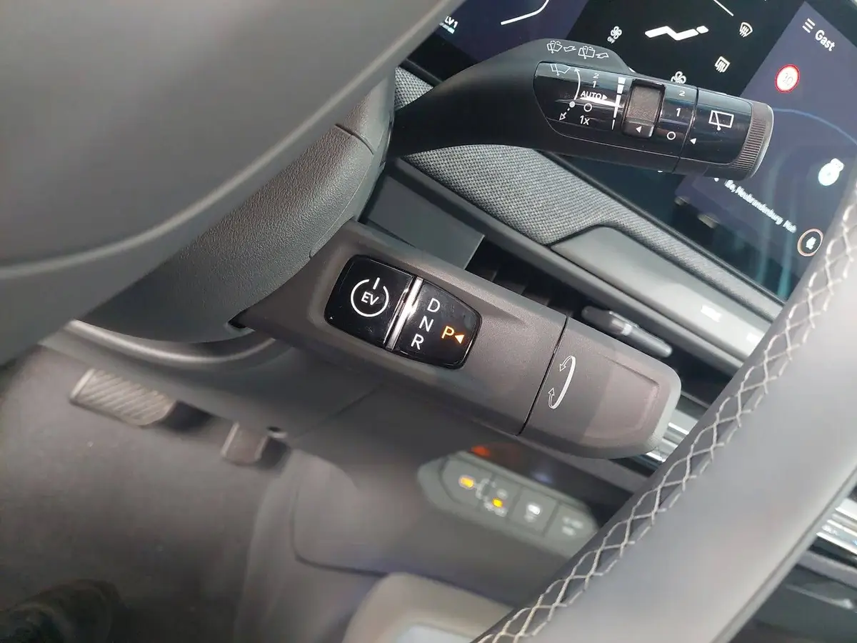 KIA EV3 81.4 KWH EARTH MJ26 WINTER BUSIN. UPGRADE DRIVEWISE-PARK DESIGN SOUND