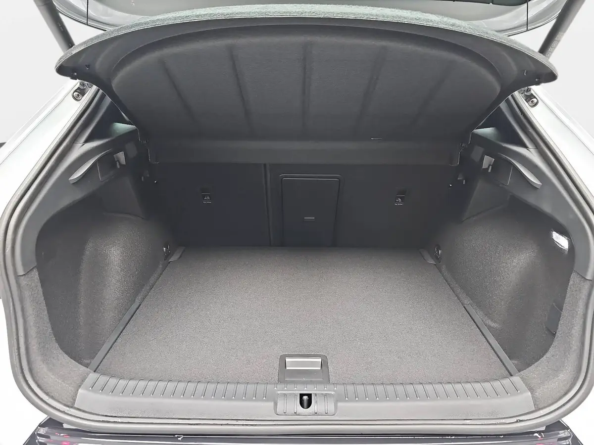 CUPRA FORMENTOR 1.5 ETSI DSG NAVI LED ACC SPURPAKET EL.HECKKL. KAM