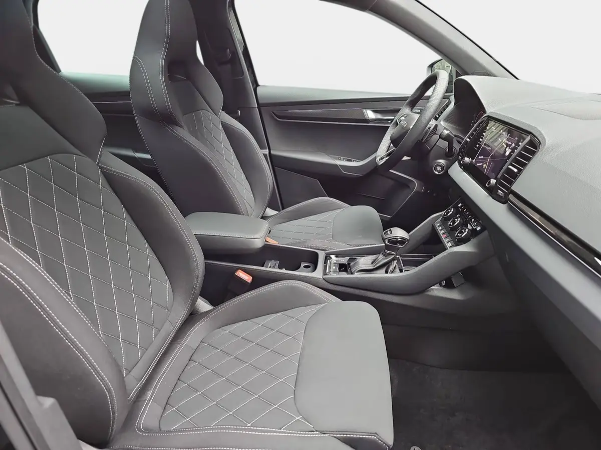 SKODA KAROQ 1.5 TSI DSG SPORTLINE NAVI LED-MATRIX PANO CANTON 