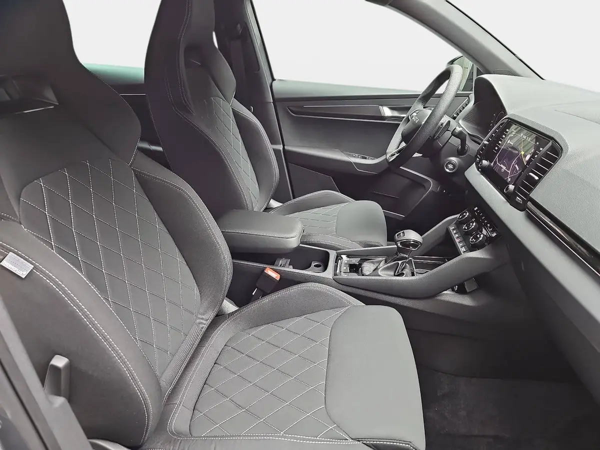 SKODA KAROQ 1.5 TSI DSG SPORTLINE NAVI LED-MATRIX PANO CANTON 