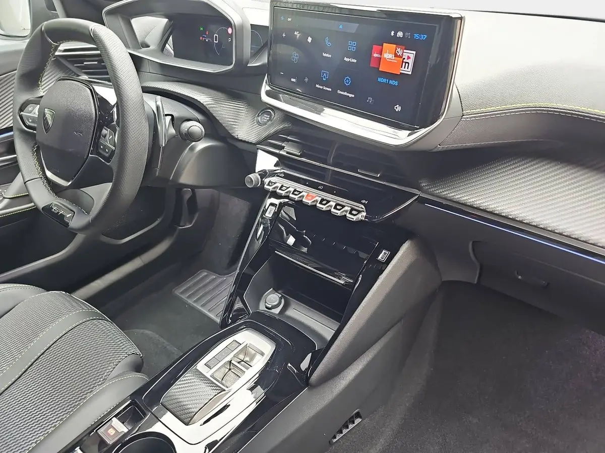 PEUGEOT 2008 1.2 HYBRID 145 E-DSC6 GT-LINE 2-WD LED KLIMAAUTO K