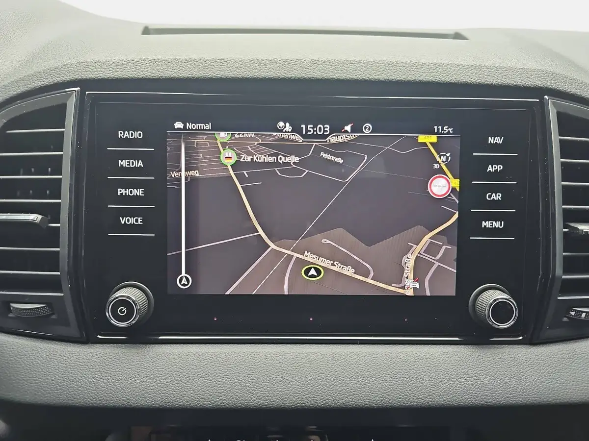 SKODA KAROQ 2.0 TDI DSG SPORTLINE 4X4 WINTER AHK