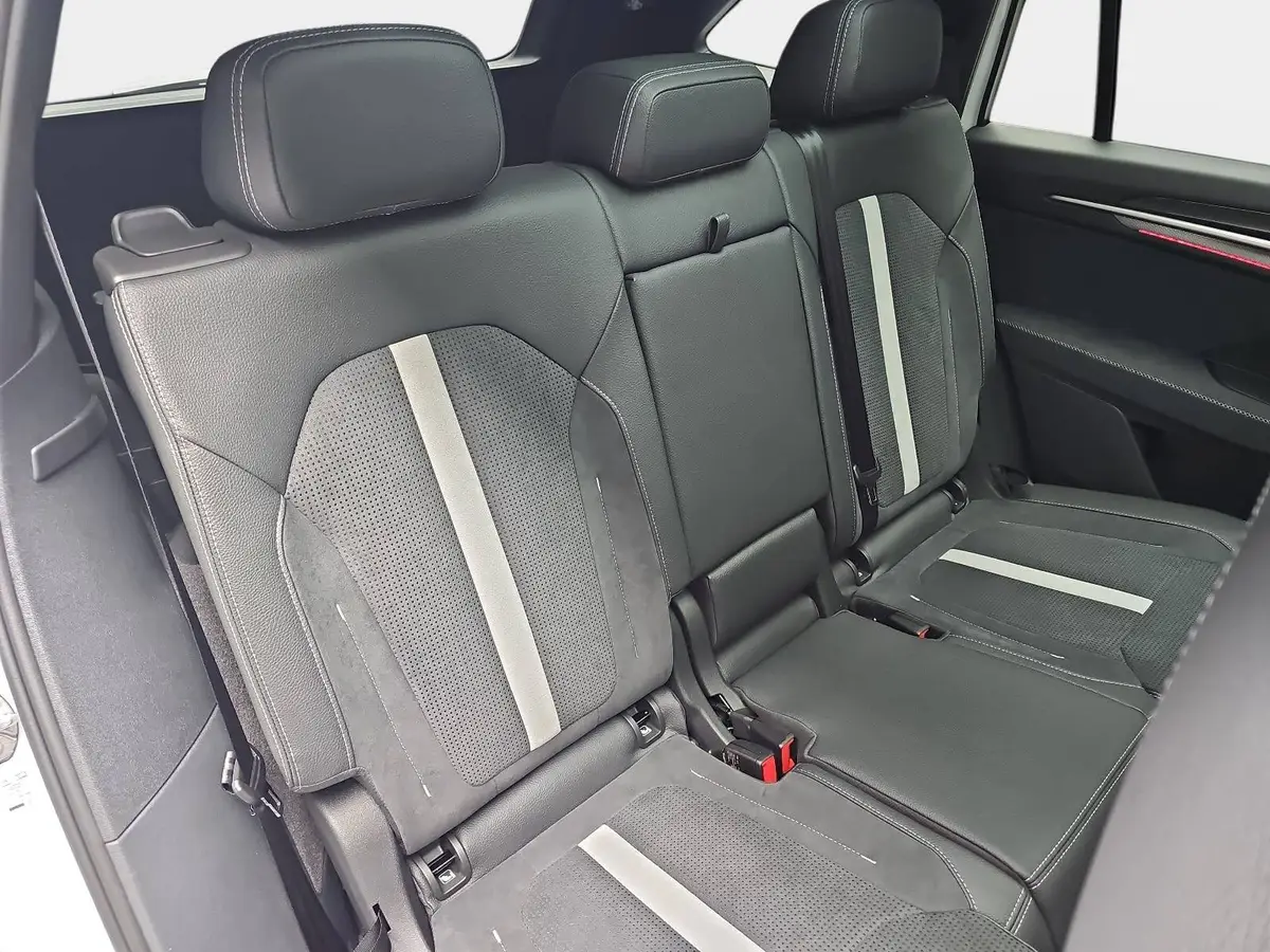 SKODA KODIAQ 2.0 TDI DSG SPORTLINE 4X4 PANO AHK