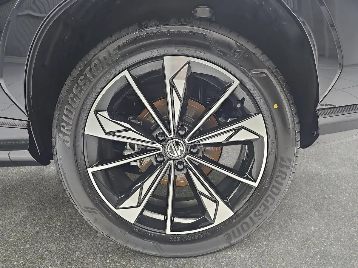 MG HS 1.5 HYBRID+ MY25.5 LUXURY LEDER 360-GRAD-KAMERA 19-ZOLL-LM