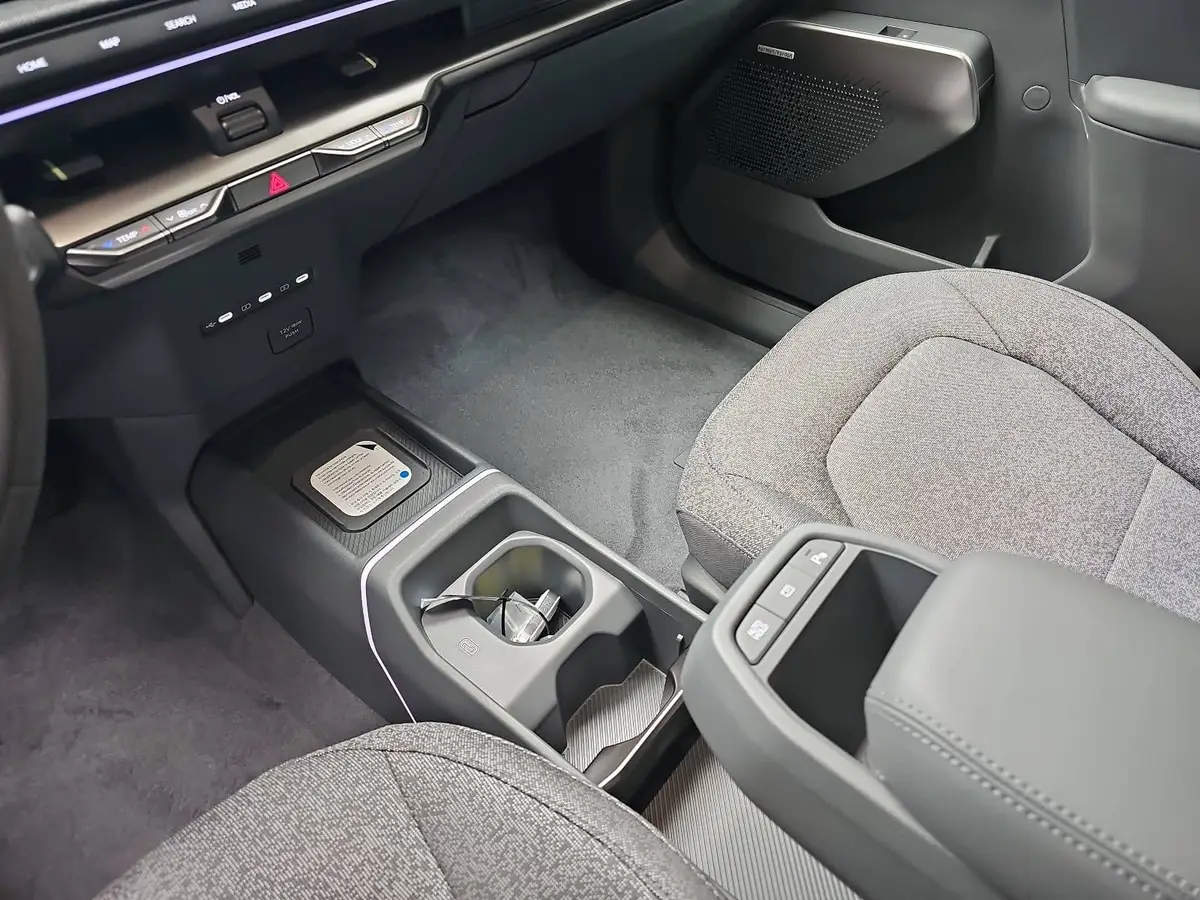 KIA EV2 42.2 KWH EARTH MJ27 4SITZE WINTER-CONNECT TECHN DRIVEWISE-PARK DESIGN