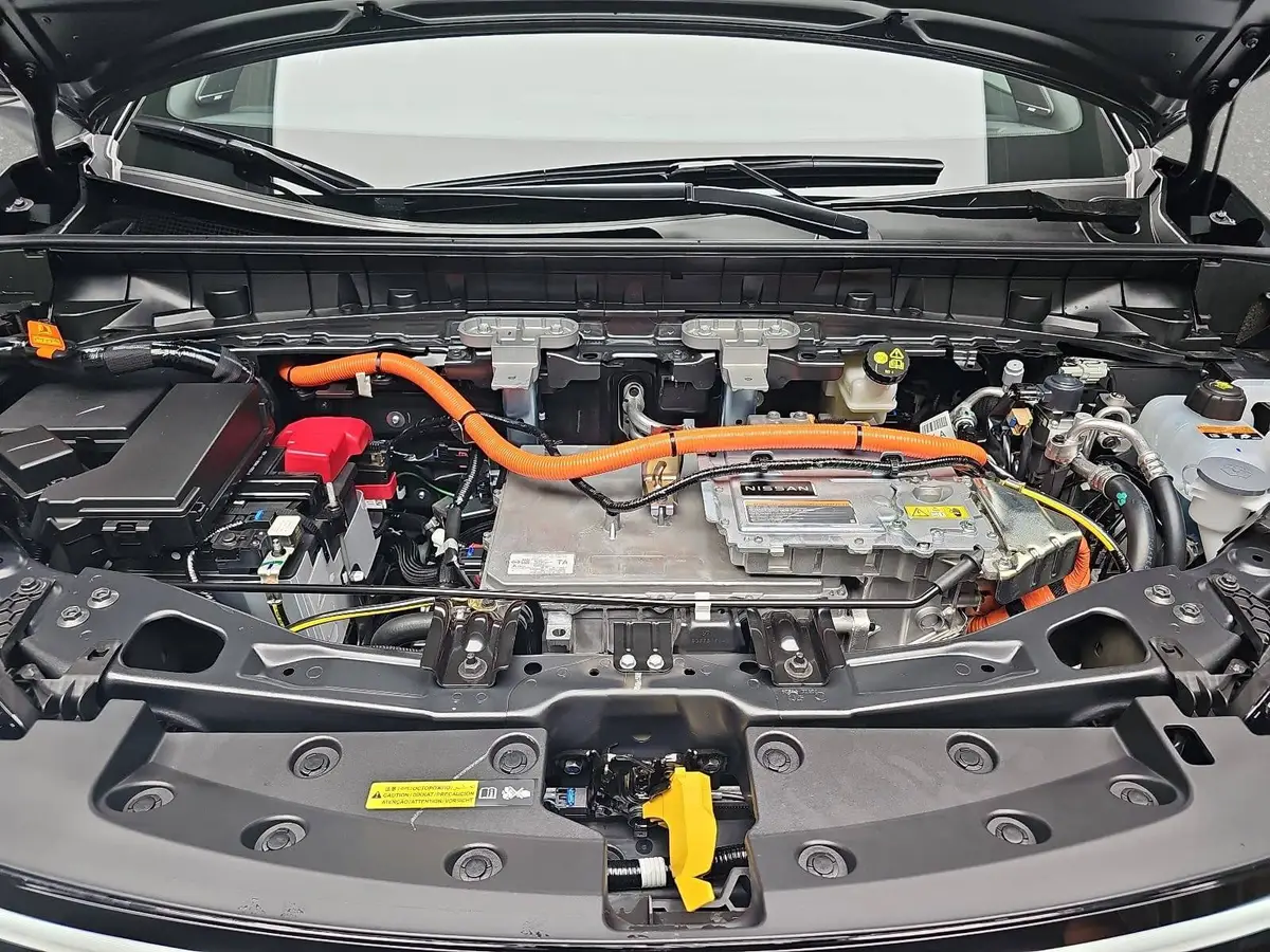 NISSAN LEAF 75KWH MY26 EVOLVE 2-FARBEN