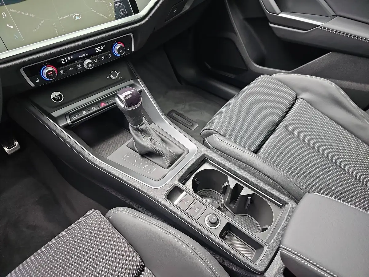 AUDI Q3 SPORTBACK 35 TFSI S-TRONIC S LINE NAVI LED PANO AC