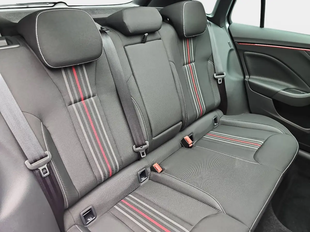 SKODA KAMIQ 1.5 TSI DSG MONTE CARLO NAVI MATRIX-LED PANO WINTE