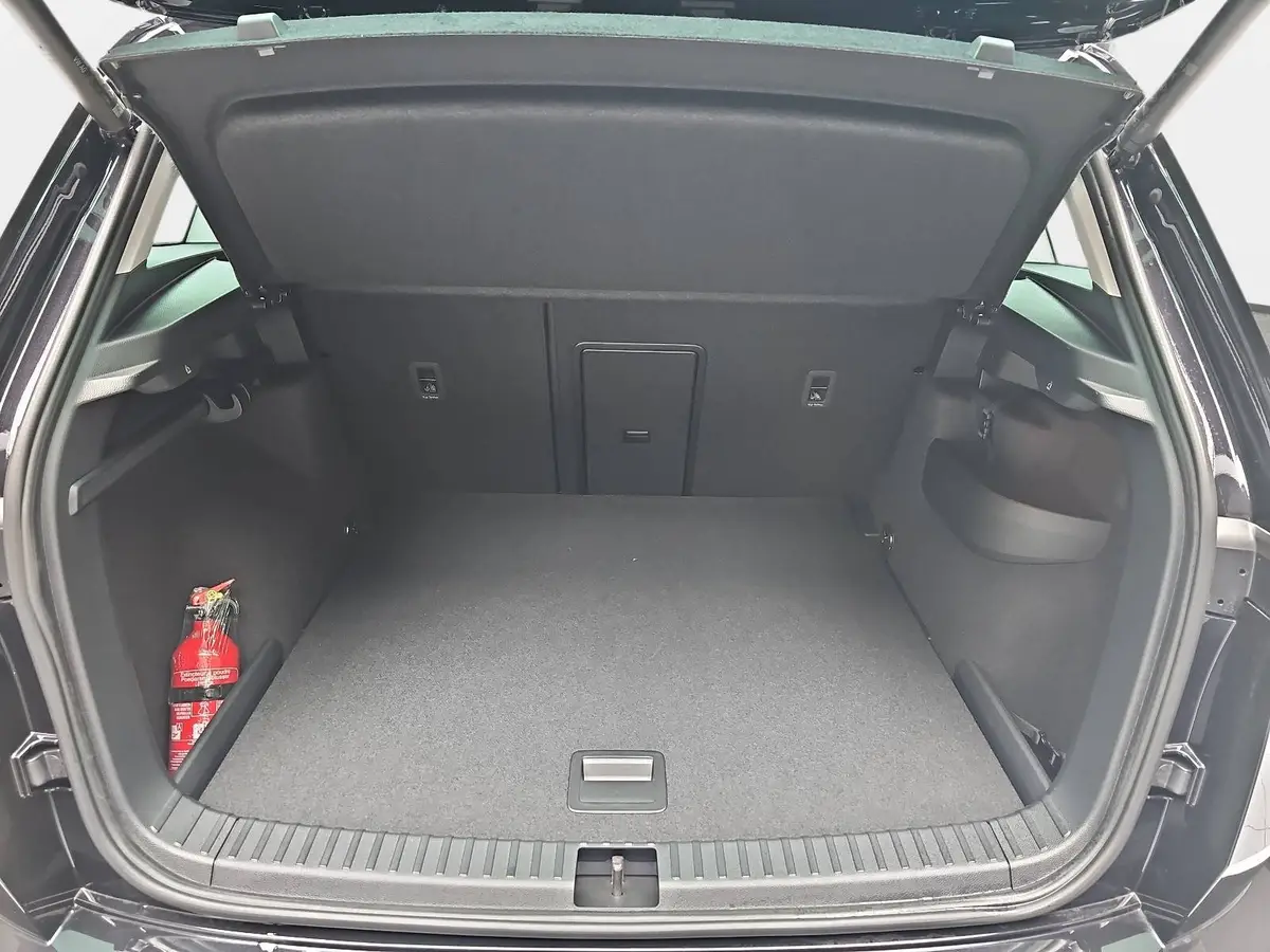 SKODA KAROQ 1.5 TSI DSG SELECTION NAVI LED ACC WINTER KAMERA A