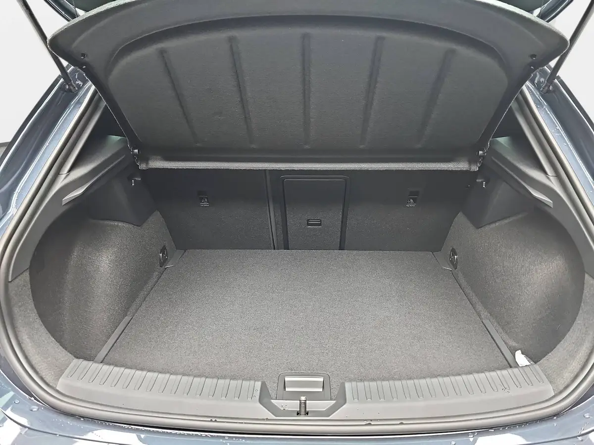 CUPRA LEON 1.5 ETSI DSG LED ACC DCC FULL-LINK WINTER PDC KAME