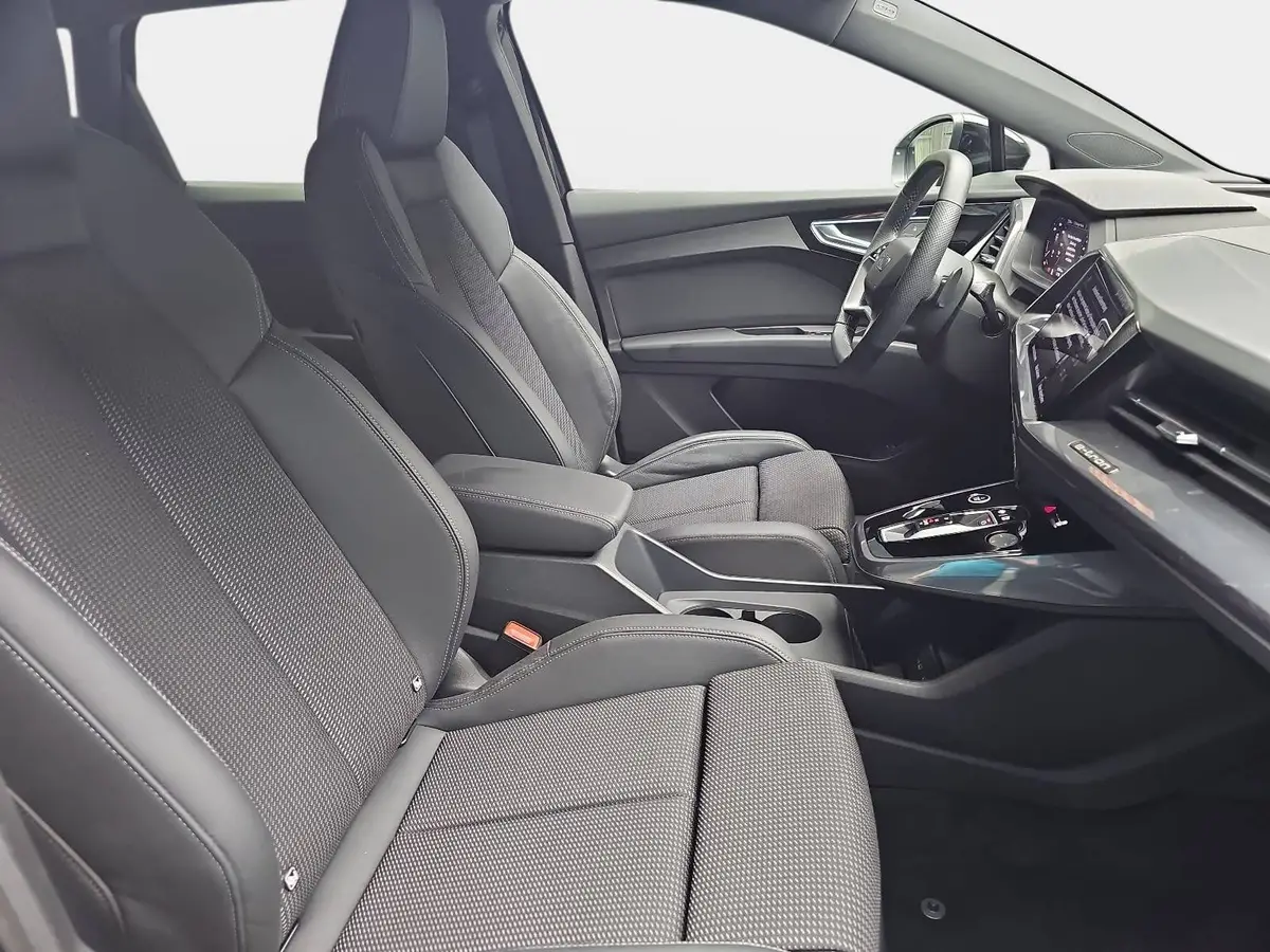 AUDI Q4 E-TRON 45 S-LINE 82KWH LED-MATRIX KAMERA