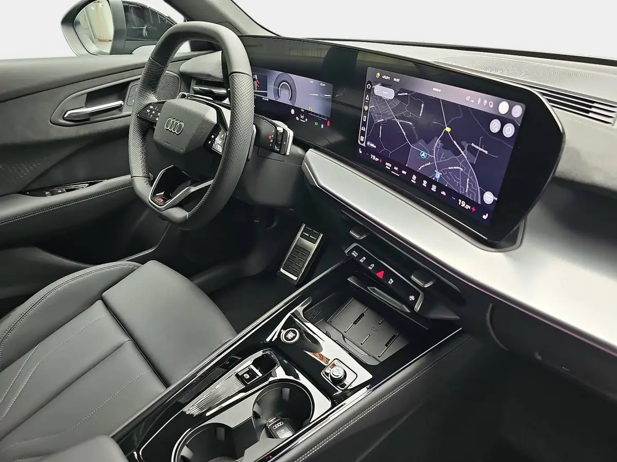 AUDI Q3 TDI S-TRONIC S-LINE NAVI LED-PLUS PANO