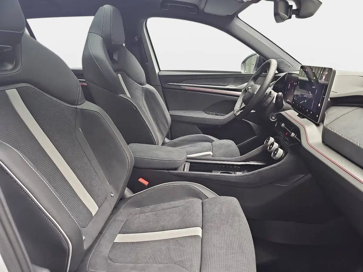 SKODA KODIAQ 2.0 TDI DSG SPORTLINE 4X4 PANO AHK