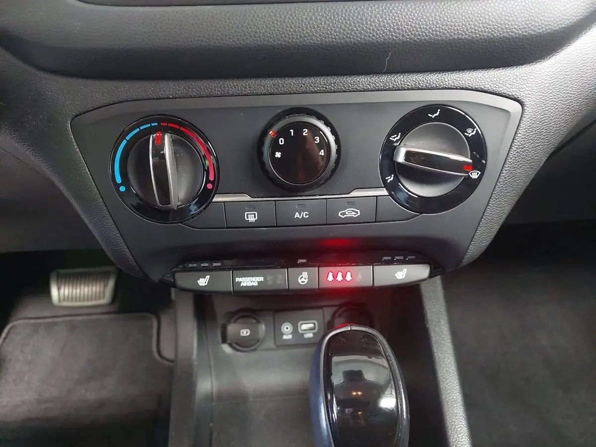 HYUNDAI I20 1.0 DCT YES! TEMPO WINTER KAMERA