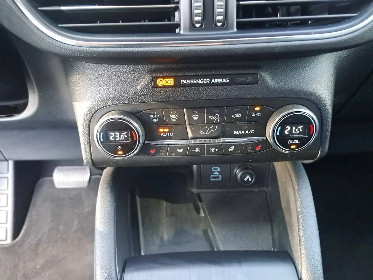 FORD KUGA 2.0 ECOBLUE AUTO. ALLRAD TITANIUM X WINTER NAVI ADAPTIV-LED B&O LM18 AHK