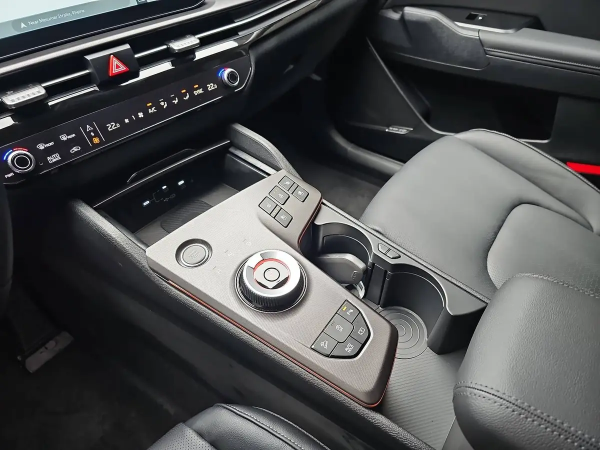 KIA SPORTAGE 1.6 T-GDI 150 2WD DCT SPIRIT MJ26 LEDER DRIVEWISE SOUND