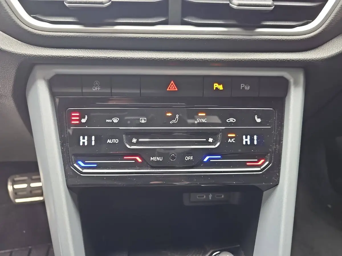 VW T-ROC 1.5 TSI DSG GOAL NAVI LED KLIMAAUTO ACC KAMERA AHK