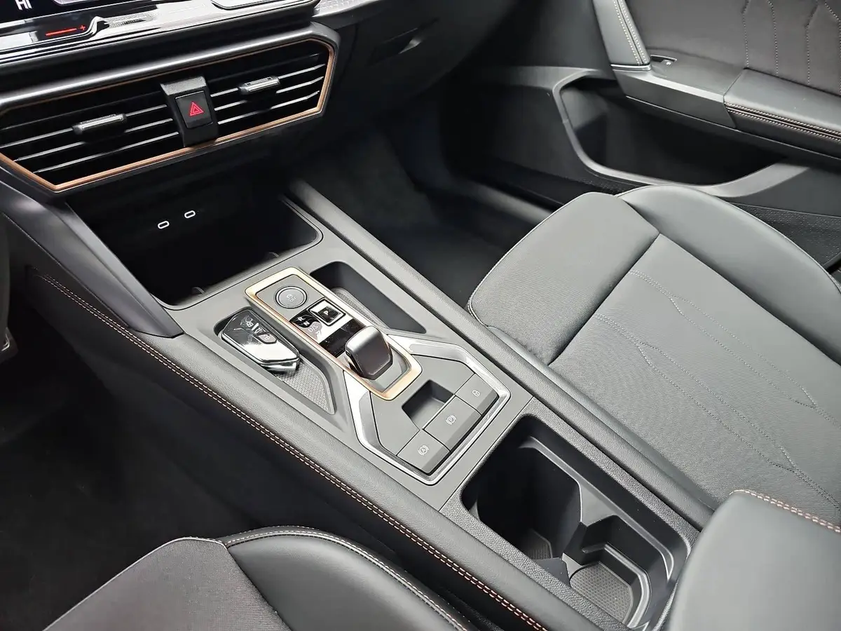 CUPRA FORMENTOR 1.5 E-HYBRID PHEV DSG LED-HD KLIMAAUTO AUDIO MIRRO