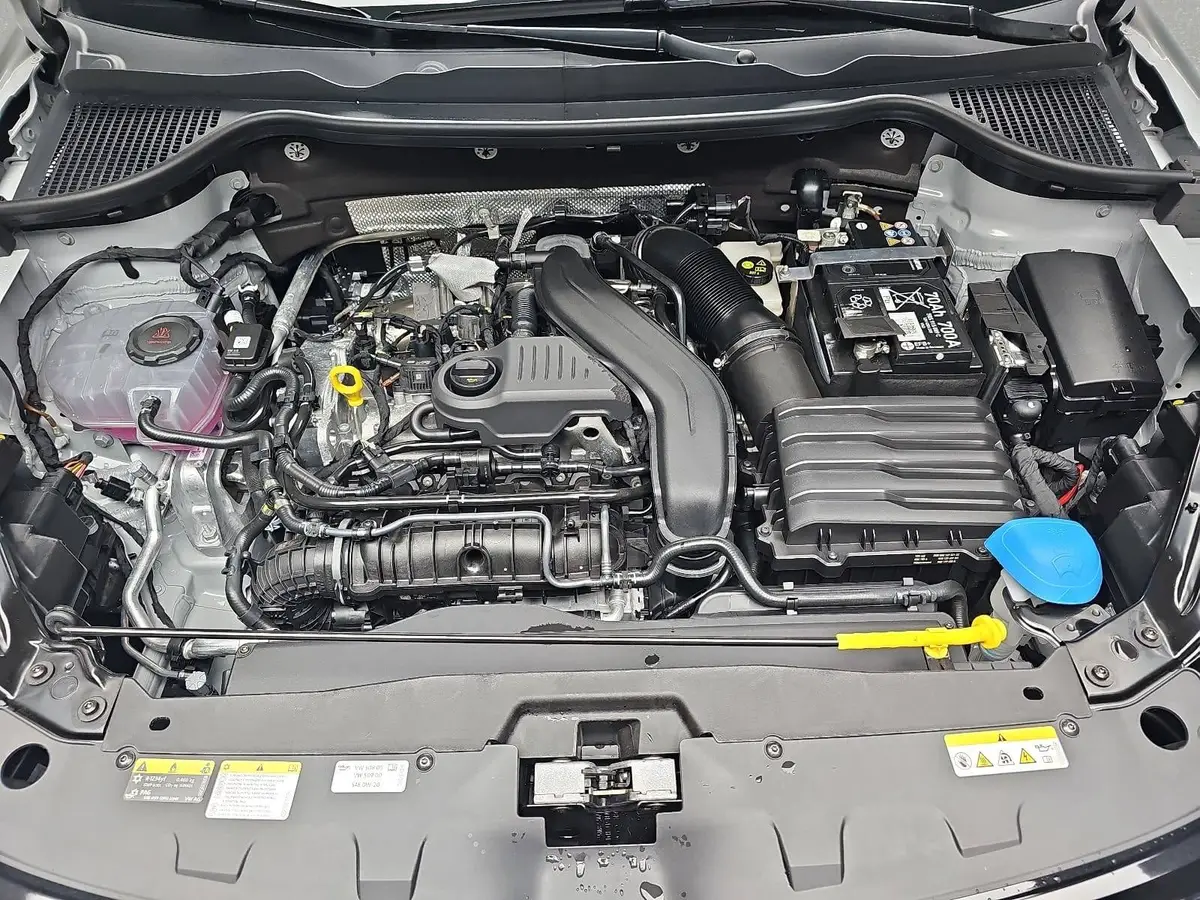 SKODA KAROQ 1.5 TSI DSG SPORTLINE NAVI LED-MATRIX PANO CANTON