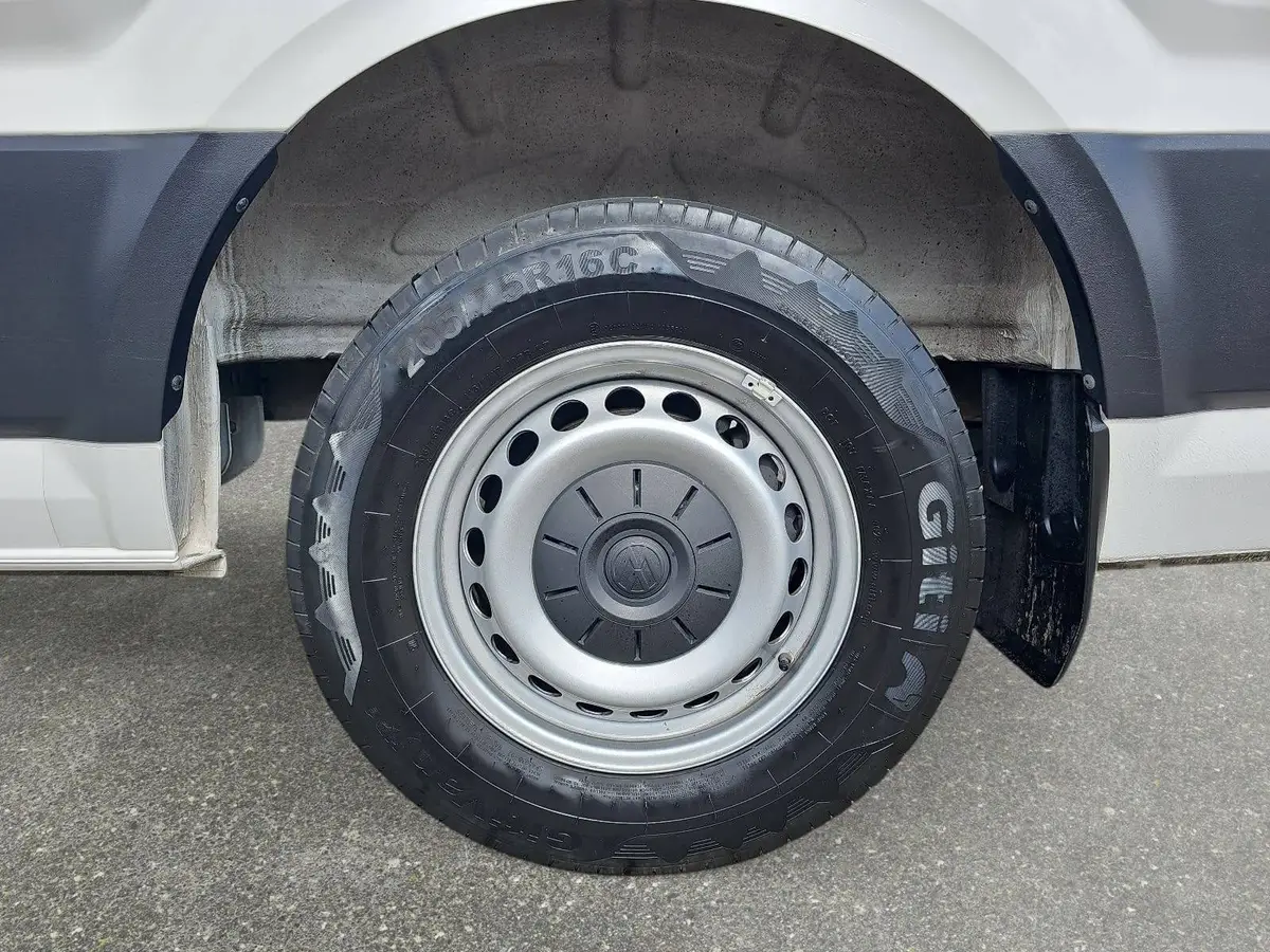 VW CRAFTER 35 TDI L4H3 FWD NAVI KLIMA 3-SITZER PDC AHK