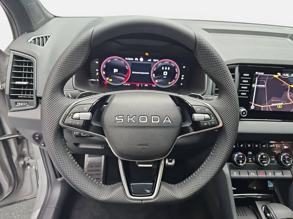 SKODA KAROQ 2.0 TSI DSG SPORTLINE 4X4 AHK PANO