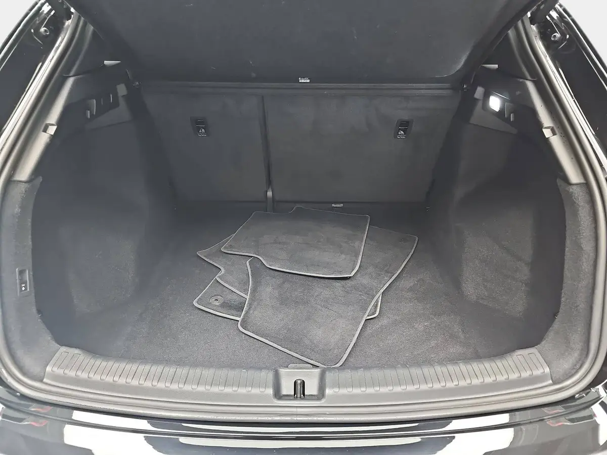 AUDI Q4 E-TRON 45 S-LINE 82KWH LED-MATRIX KAMERA
