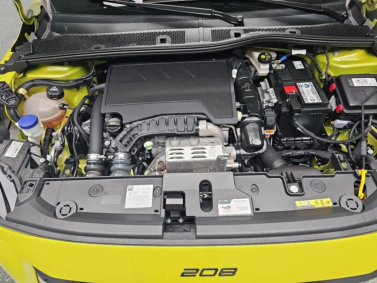 PEUGEOT 208 1.2 PURETECH 100 ALLURE LED DAB LM