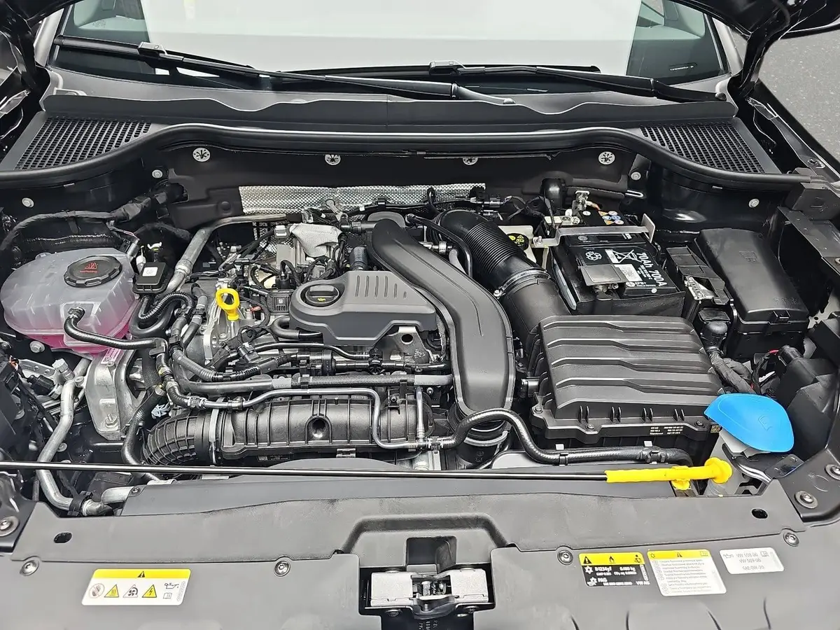 SKODA KAROQ 1.5 TSI DSG SPORTLINE NAVI LED-MATRIX PANO CANTON