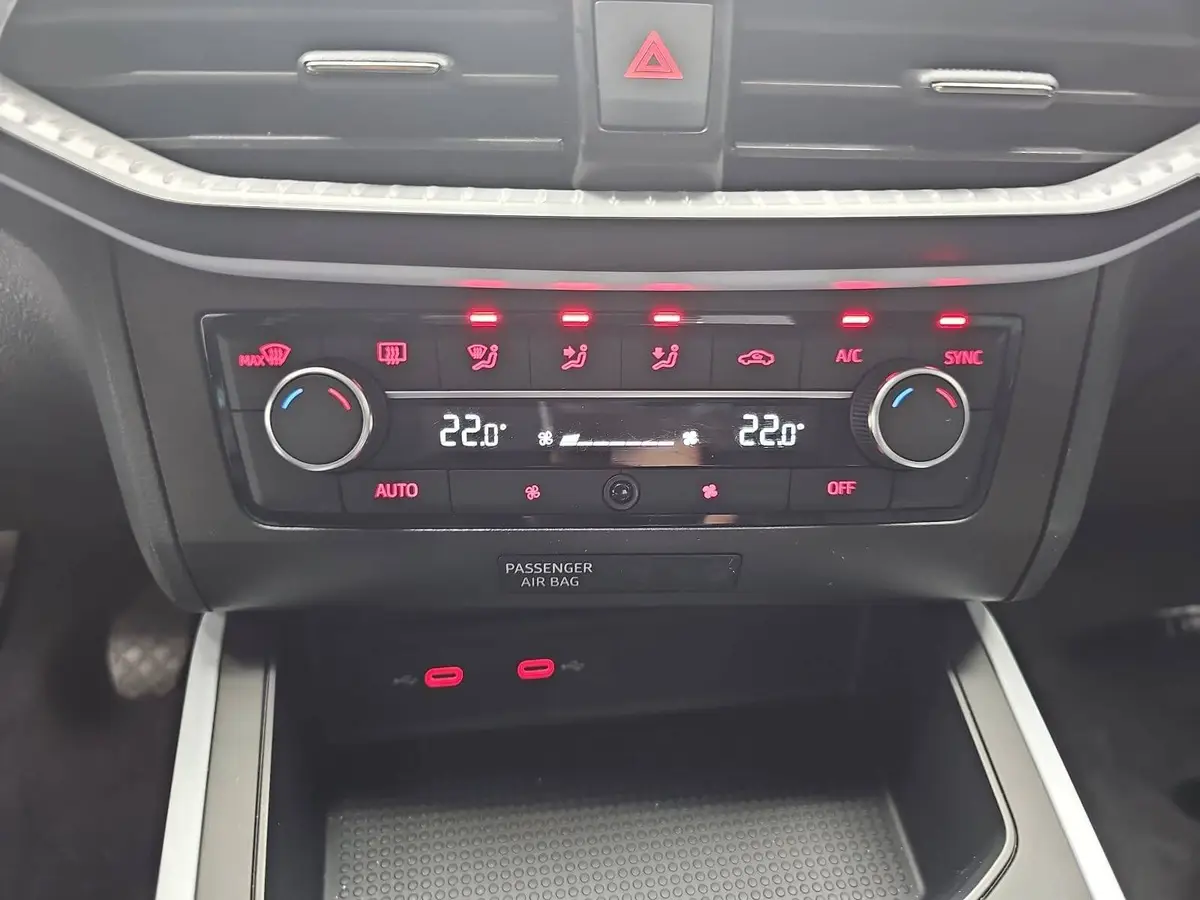 SEAT ARONA 1.0 TSI STYLE NAVI LED PDC LM16