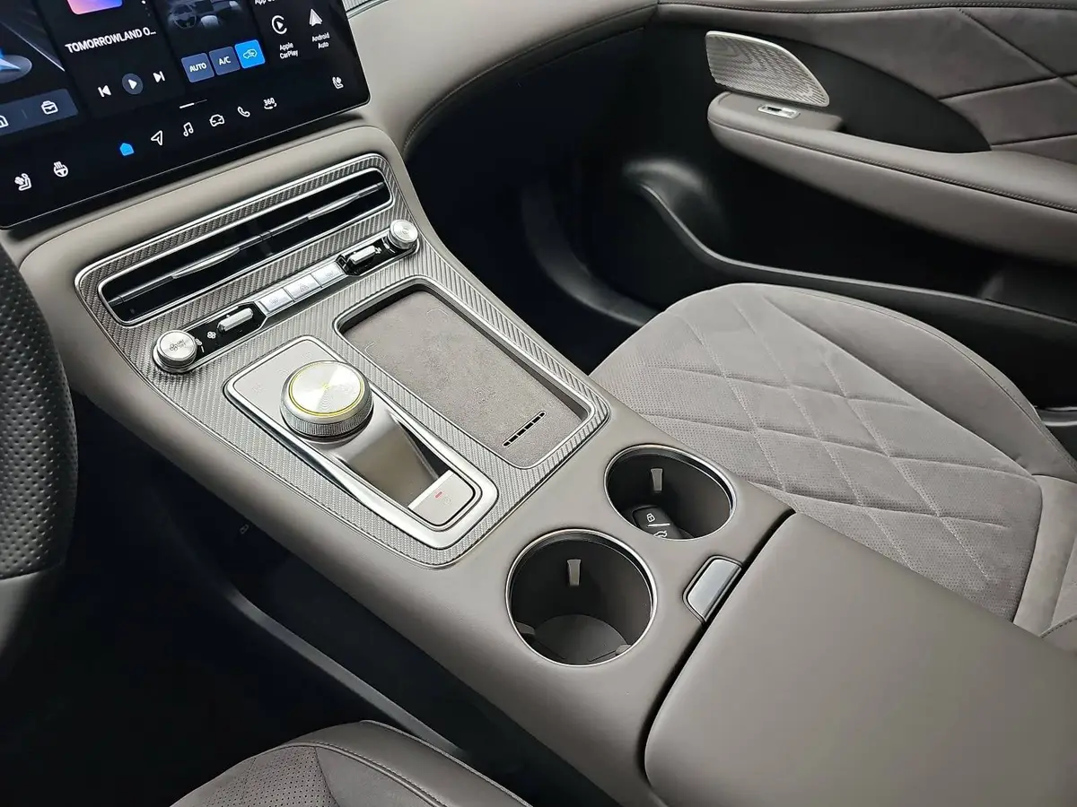 MG ANDERE EV 77 KWH LUXURY AWD PANORAMA LEDER 20-ZOLL