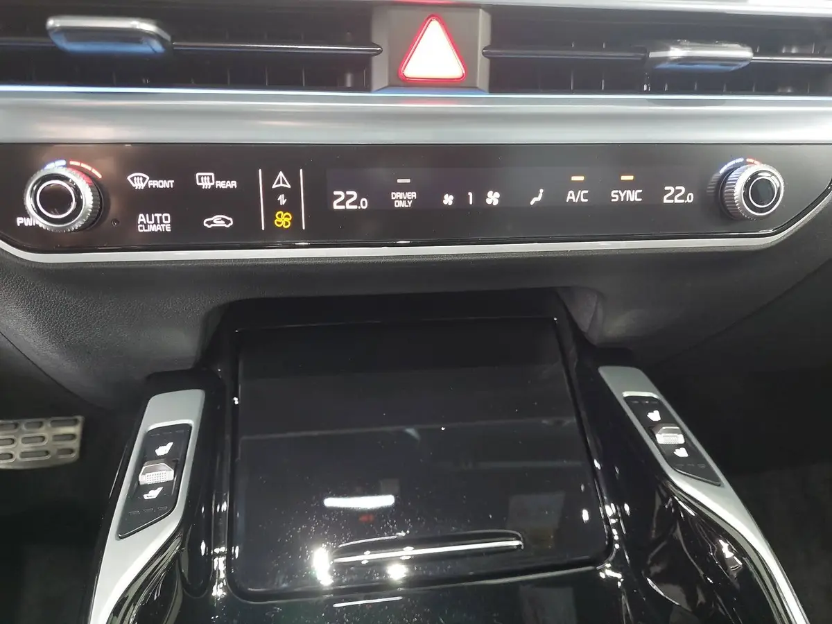 KIA SORENTO 1.6T PLUG-IN-HYBRID AWD AT6 PLATINUM LEDER NAPPA PREMIUM GLASDACH