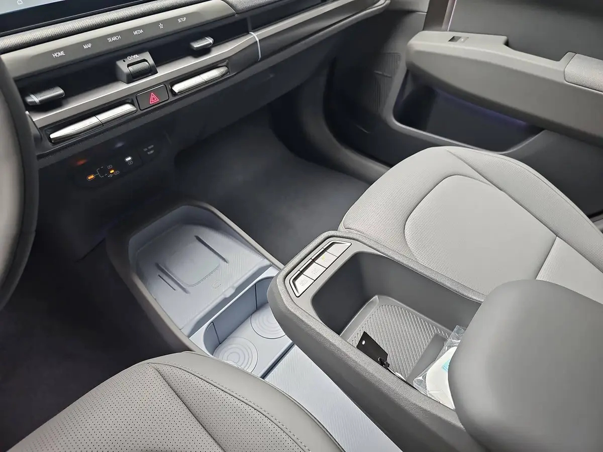 KIA EV3 81.4 KWH EARTH MJ26 WINTER BUSIN. UPGRADE DRIVEWISE-PARK DESIGN SOUND