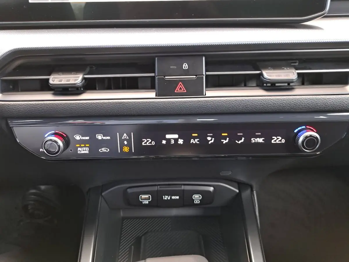 KIA XCEED 1.6 T-GDI 180 DCT SPIRIT MJ27 SOUND SITZ ADVANCED