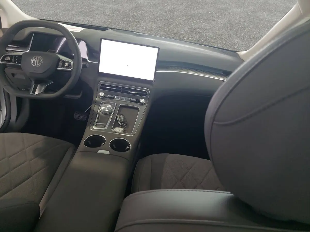 MG ANDERE EV 77 KWH MJ26 LUXURY PANORAMA LEDER 20-ZOLL