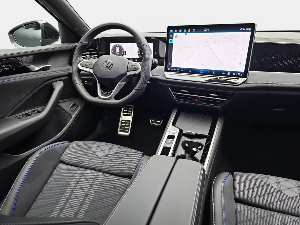 VW PASSAT VARIANT 2.0 TDI DSG R-LINE NAVI LED-MATRIX ACC PANO BLACK 