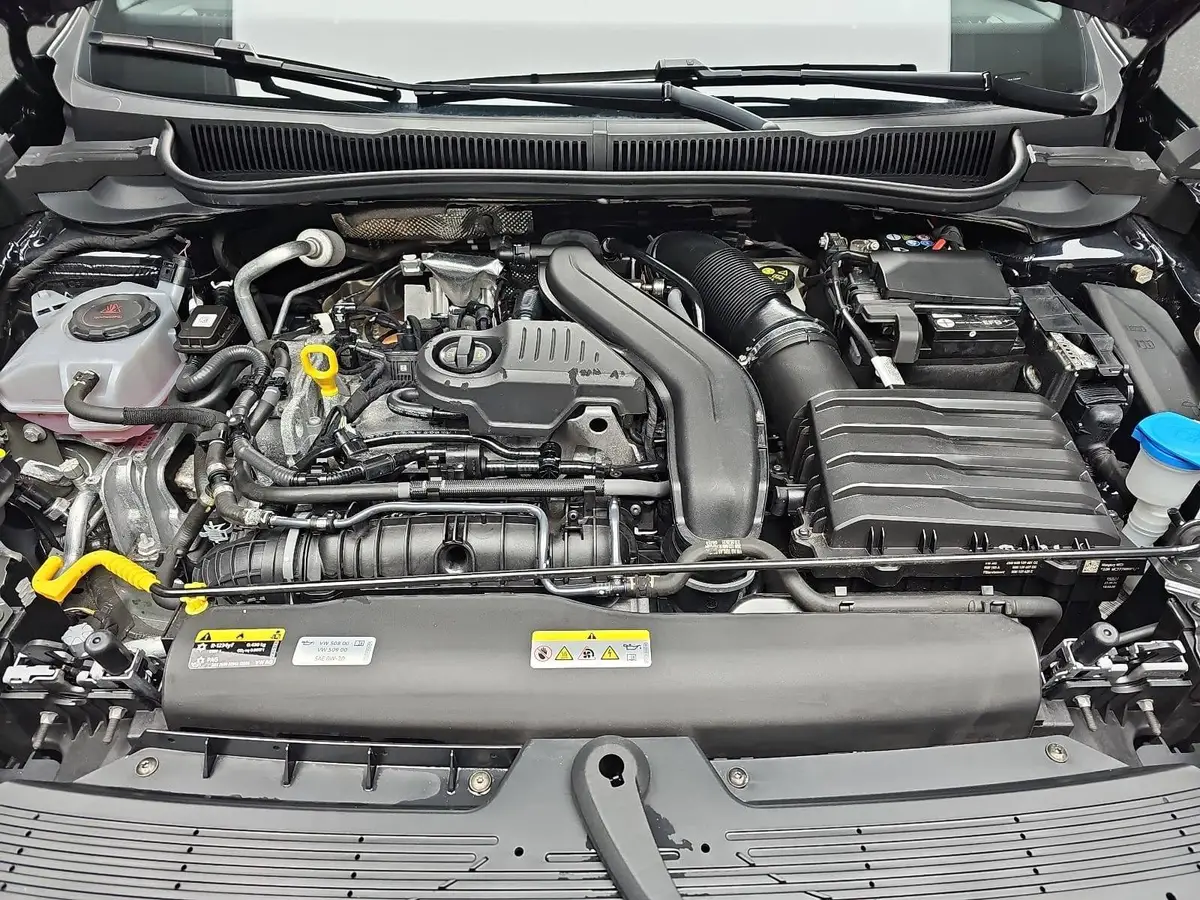 VW TAIGO 1.5 TSI DSG R-LINE NAVI LED BLACK-STYLE WINTER SIC