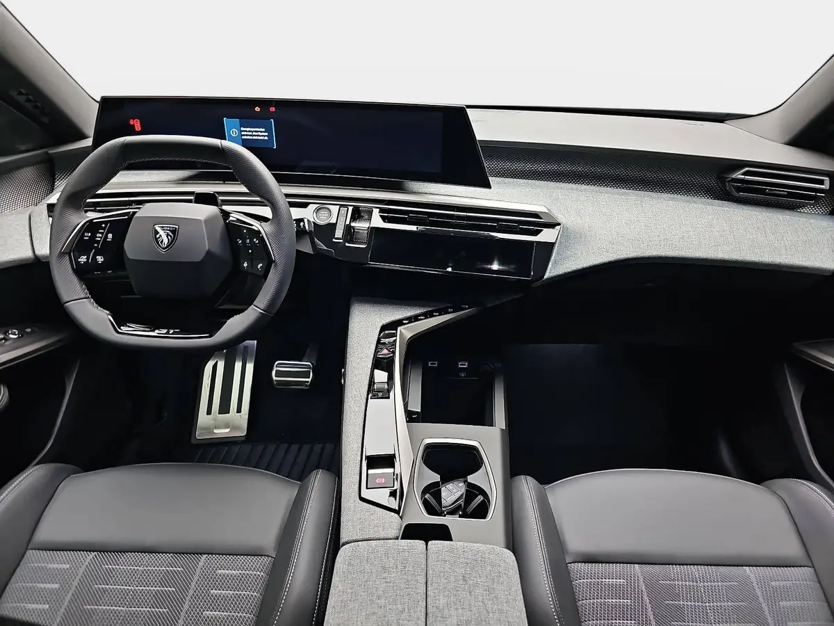 PEUGEOT 5008 1.2 HYBRID 145 E-DSC6 GT KLIMA LED 7-S DAB 360° AH
