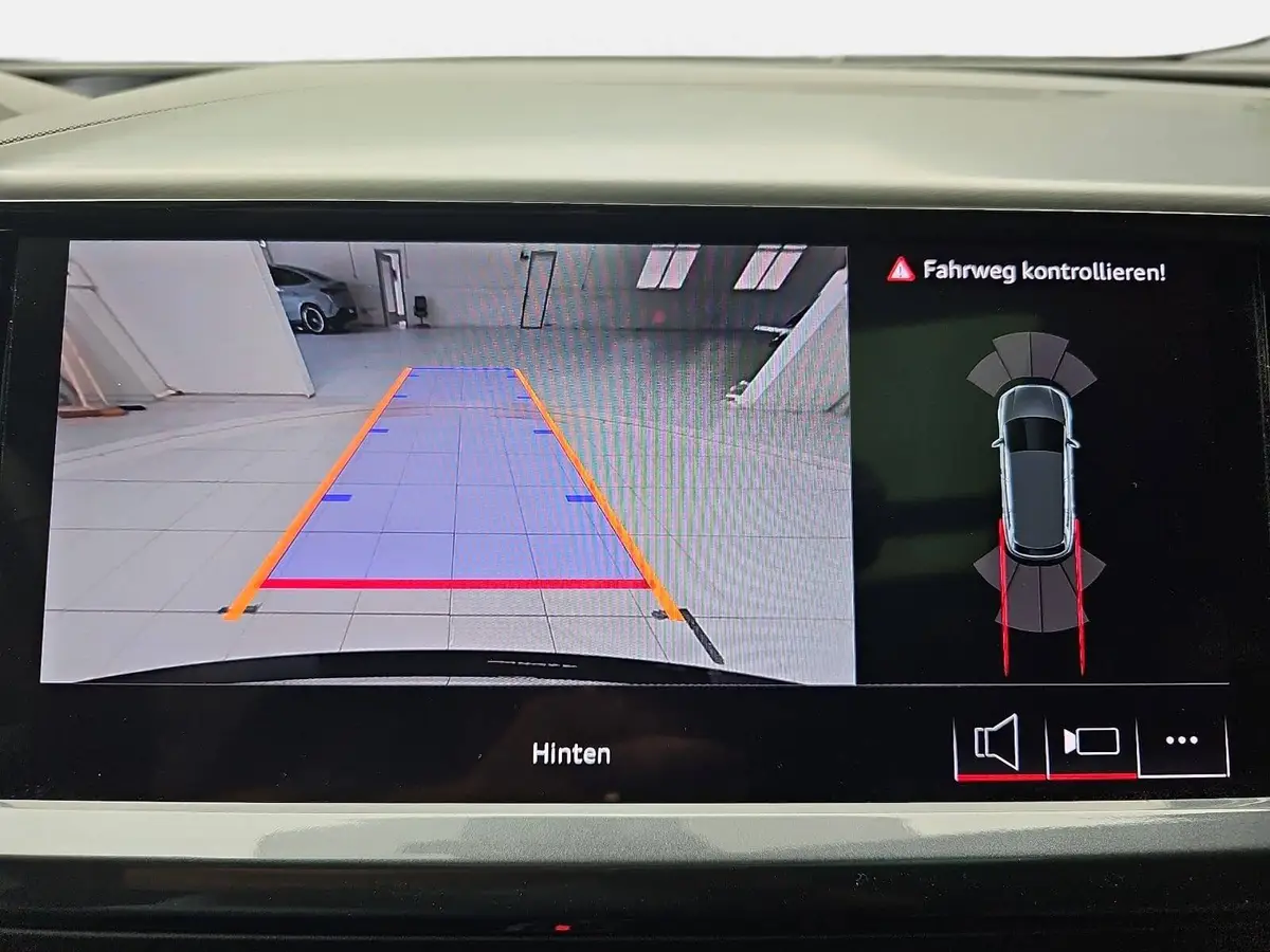 AUDI Q4 E-TRON 45 S-LINE 82KWH LED-MATRIX KAMERA