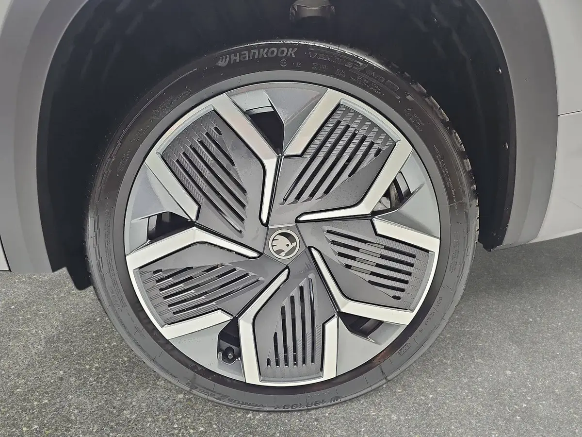 SKODA KODIAQ 2.0 TDI DSG SPORTLINE 4X4 PANO AHK