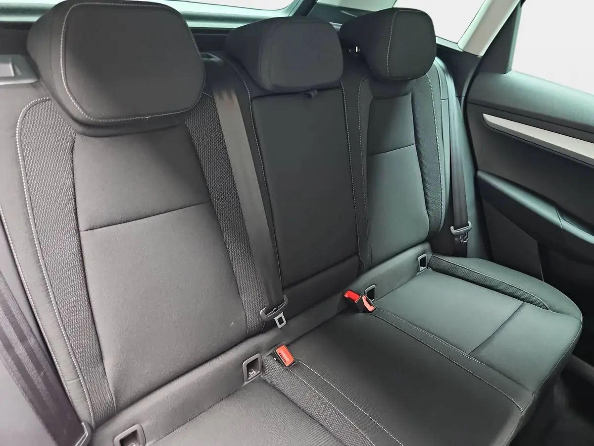 SKODA KAROQ 2.0 TDI DSG FAMILY LED AHK KAMERA