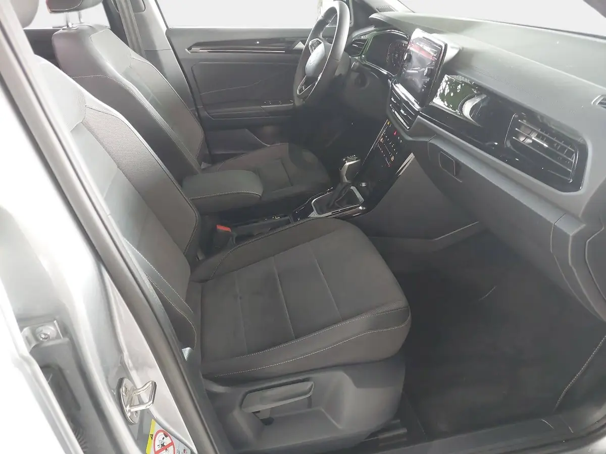 VW T-ROC 1.5 TSI DSG R-LINE NAVI KAMERA AHK LM18 8FACH
