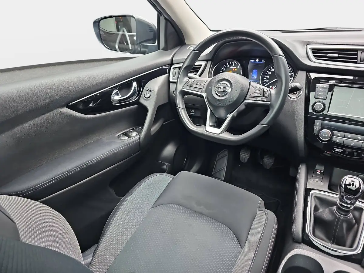 NISSAN QASHQAI 1.3 DIG-T N-CONNECTA PANORAMA RELING WINTER