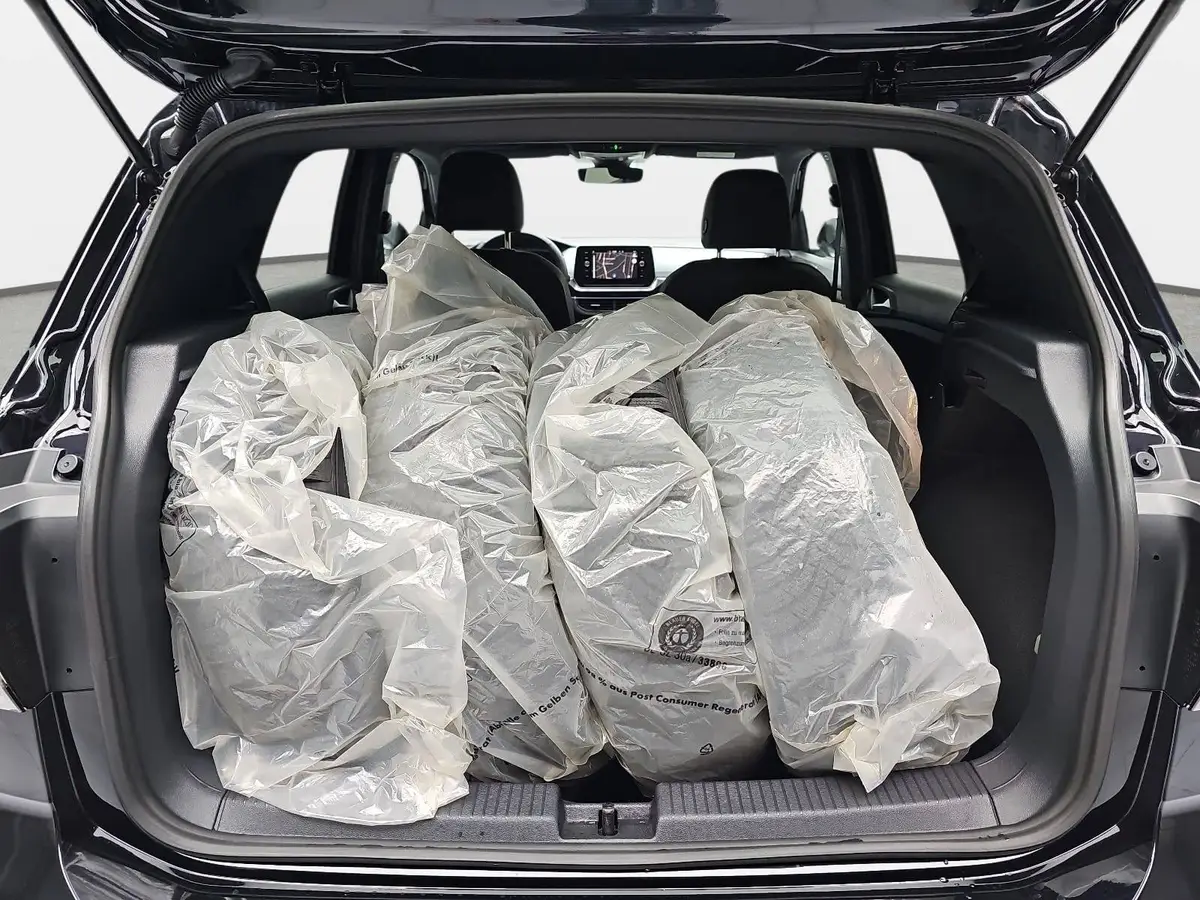 VW T-CROSS 1.0 TSI GOAL NAVI LED KLIMAAUTO ACC P-ASSIST WINTE