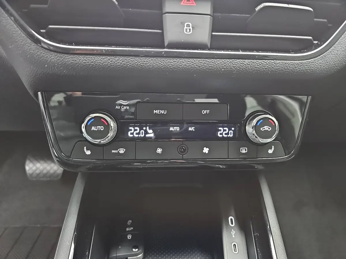 SKODA KAMIQ 1.0 TSI DSG 130 JAHRE LED KLIMAUTO WINTER SICHT KA