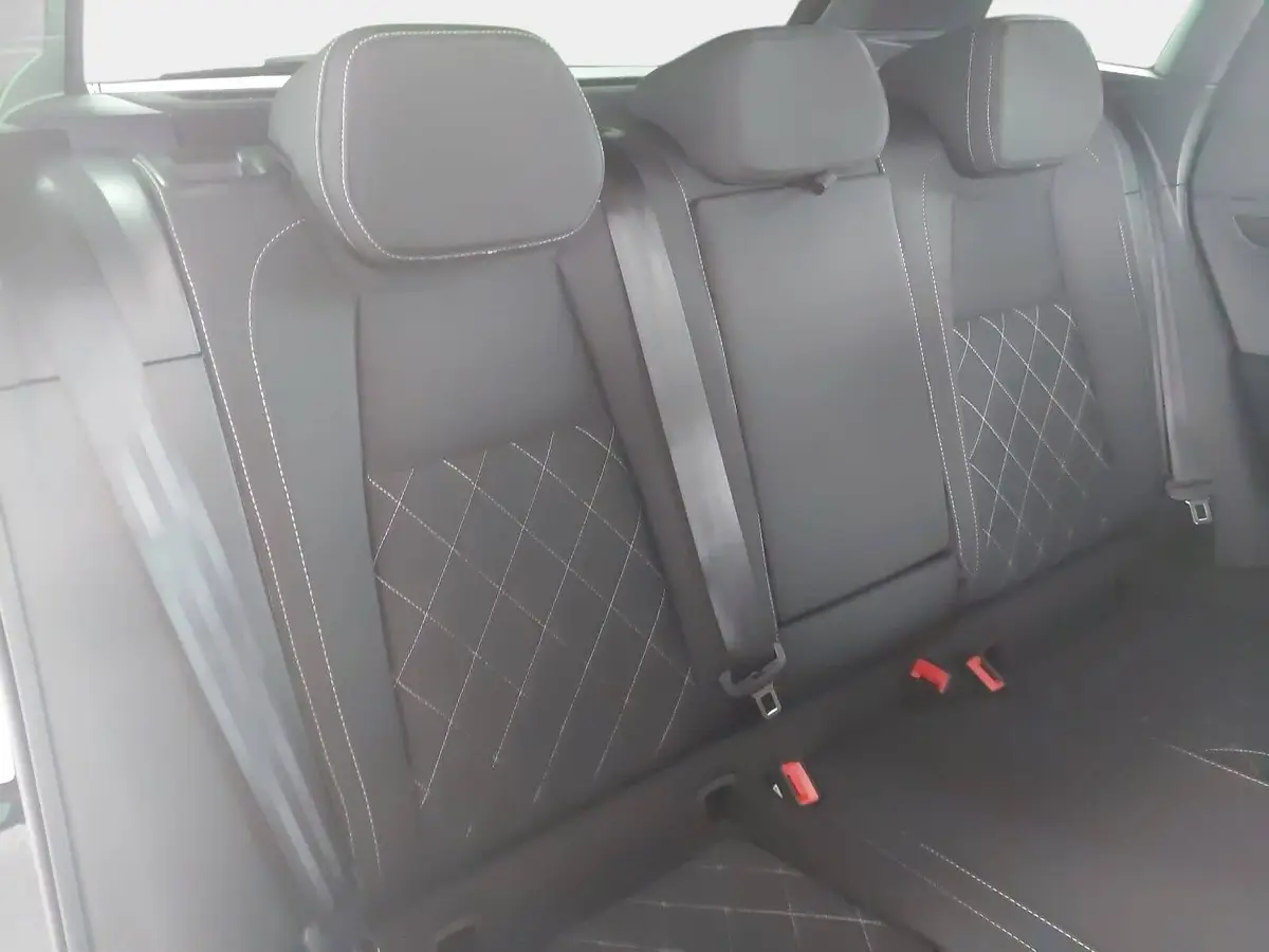 SKODA KAROQ 2.0 TDI DSG SPORTLINE 4X4 NAVI LED