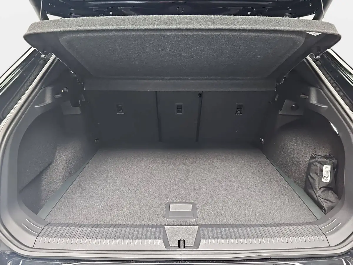 VW T-ROC 1.5 ETSI DSG R-LINE MATRIX AHK LM19