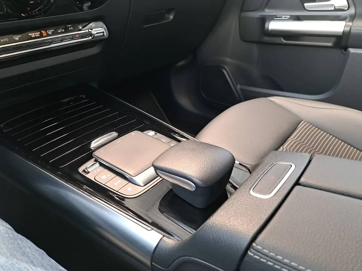 MERCEDES-BENZ GLA 200 D DCT PROGRESSIVE NAVI LED