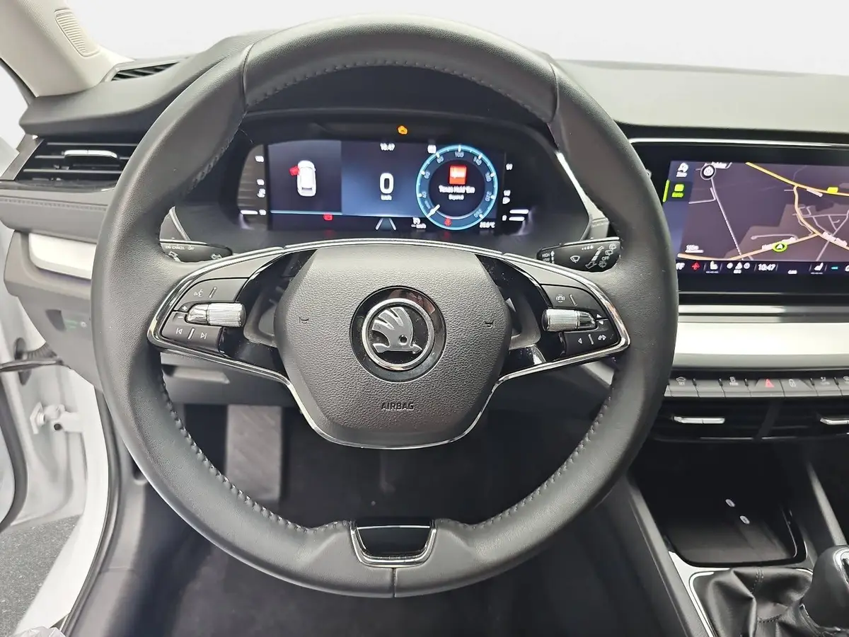 SKODA OCTAVIA COMBI 1.0 TSI AMBITION NAVI LED PDC
