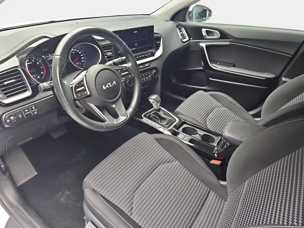 KIA CEED SW 1.5 T-GDI DCT7 SPIRIT TECHNOLOGIE ABN. AHK