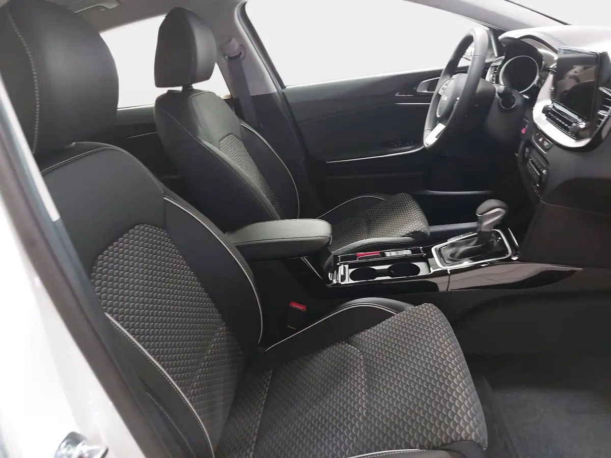 KIA XCEED 1.6 T-GDI 150 DCT SPIRIT MJ26 XCLUSIVE